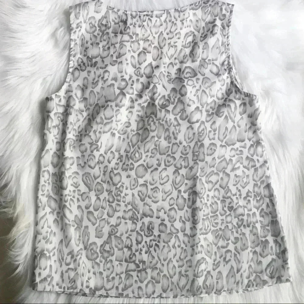 Chico’s Leopard Cheetah Gray & White Tank - Picture 5 of 7